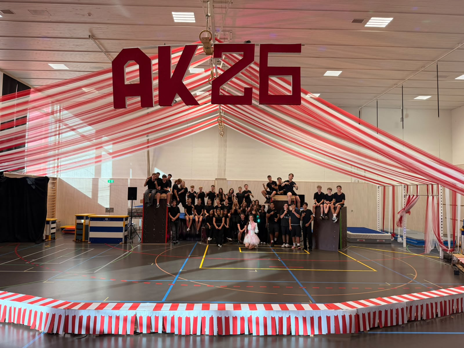 AK26 Abschluss-Banner in Brushlettering-Stil